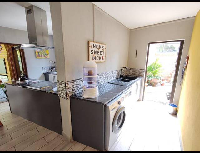 3 BEDROOM HOUSE FOR SALE IN MISTY BAY